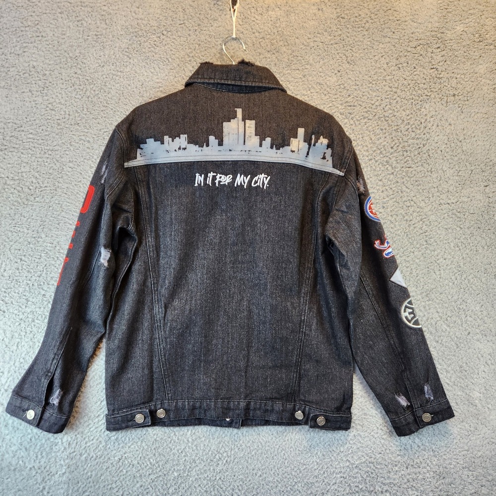 The Wild Collective Womens Large NBA Detroit Pistons Denim Jacket Distressed NWT - Picture 4 of 9